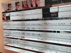 -LensCrafters亮视点·OAKLEY精选(静安嘉里中心店)