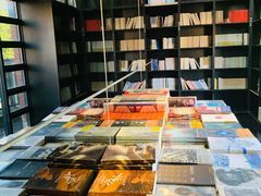 -钟书阁(松江泰晤士小镇店)