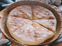 丽江粑粑-阿婆情腊排骨火锅(金虹路店)