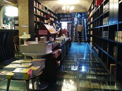 -钟书阁(松江泰晤士小镇店)