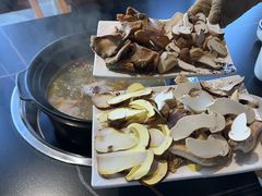 -野菌皇海景野生菌火锅(滨海大道店)