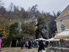 -波斯托伊纳溶洞