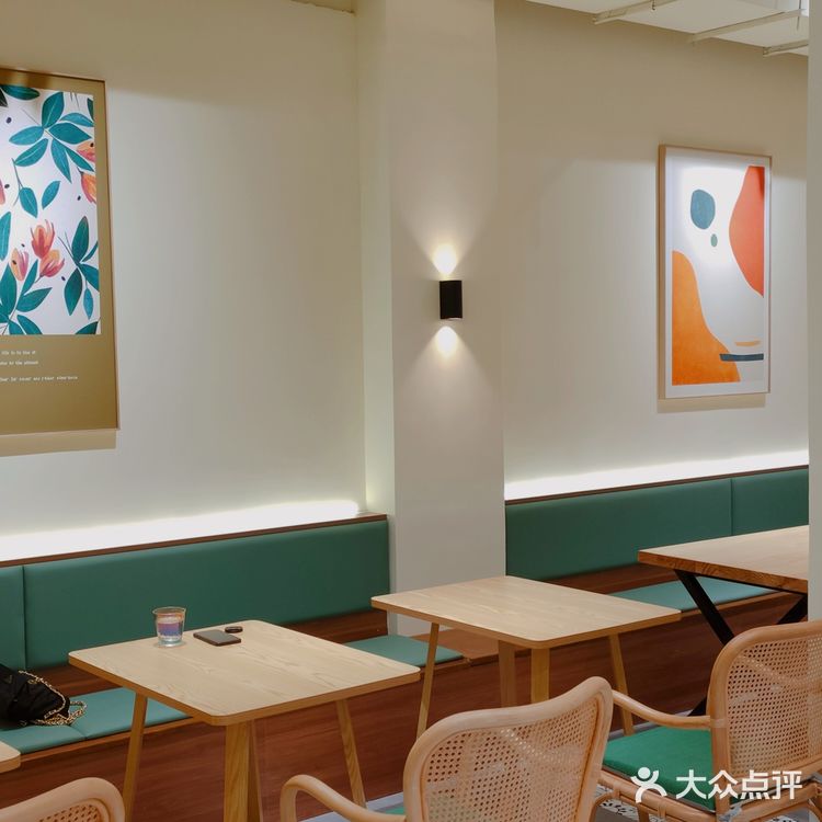 咖啡馆的回头客,这家应该是第一个吧