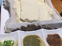 -95号酱骨·一块豆腐(展春园西路店)
