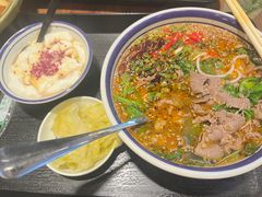 -云阿蛮云南生烫牛肉米线(奉贤路店)