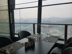 -亚洲国际大酒店·云顶阁旋转自助餐厅