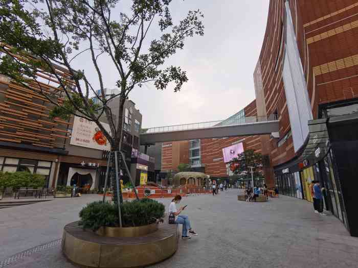 新达汇·三林-"新开的店人气真高啊,饭后百步走,听老婆说.