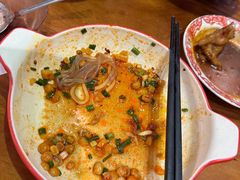 -爆炸头阿姨小四川正宗川味小吃(无任何分店)