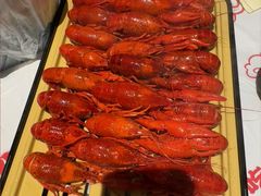 -肥肥虾庄·金牌油焖大虾(汉街SKP店)