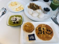 -Cha Cha's Beach Cafe