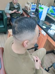 -纯剪男士理发馆·烫染专业店
