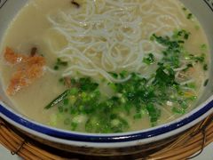 -老国贸云南传统过桥米线(滇池店)