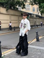 -一家只做男发烫染的店
