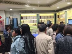 等位区-上海哈尔滨食品厂(淮海中路店)