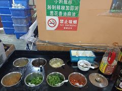 自助调料区-抚仙湖生态石锅鱼野生菌(告庄店)