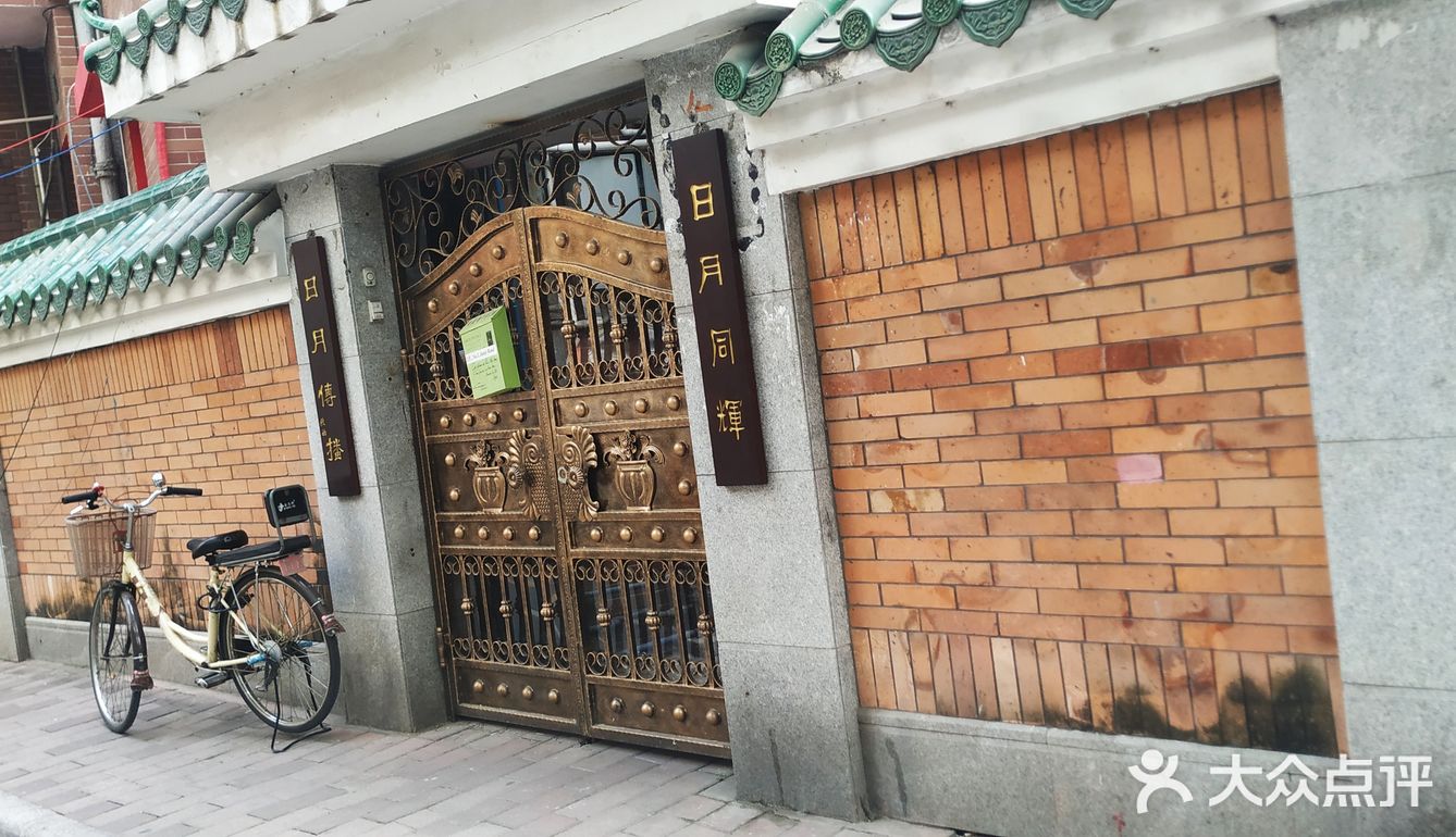 东山口的地下市政通道也是一道风景线呢
