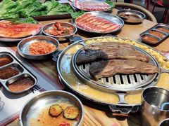 -青瓦炭韩潮烤肉(花园道店)