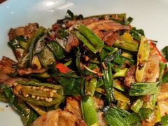 蒜苗回锅肉-川流不息·地道川菜·小龙虾(新松江路店)