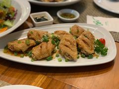 -Chom Cafe and Restaurant