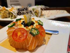 挪威派对甜甜圈寿司-鸟山鸣·日料食堂(王府井店)