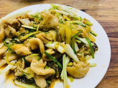 酸菜炒大肠-海口滨海新村143号海南老字号炒菜店