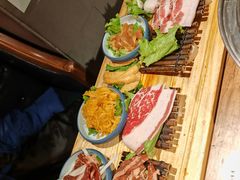 -明洞阿姨·韩式酱蟹烤肉·创意料理(三元桥店)