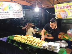 -芒果糯米饭摊子