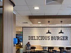 -麦当劳(西站店)