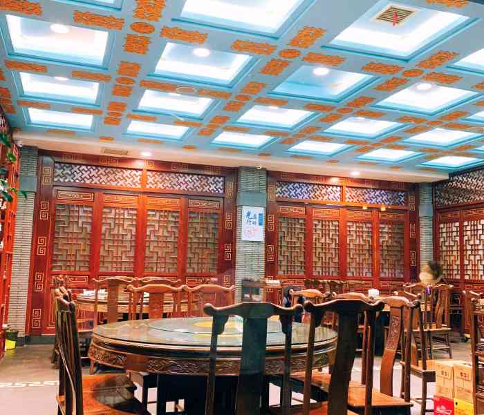 民镇食府"今天亲戚请我们吃饭,在民镇食府溪口店,离.