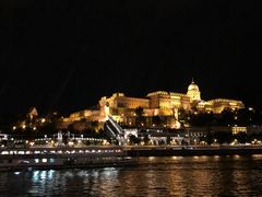 -多瑙河畔鞋履雕塑