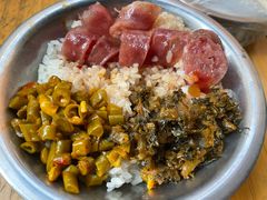 -梁阿婆廿年老牌扣肉糯米饭