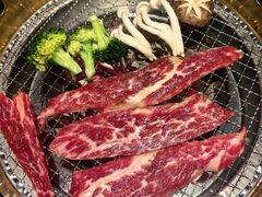 -山川小町·极番烧肉(新地假日广场店)