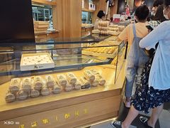 面包甜点陈列柜-酥侯糕点(广东路店)