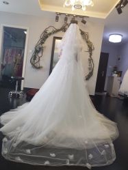 -雪莉美妆婚纱馆