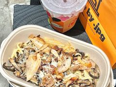 烟熏鸡肉佐菌菇意大利扁面-JPG canteen(广州寺右公馆店)