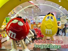 -m豆巧克力世界(上海世茂广场店)