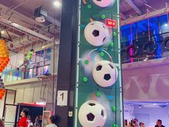 -嗨翻Hi-Fun竞技主题乐园·蹦床亲子生日轰趴(国光1937店)