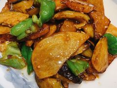 地三鲜-东北哈尔滨酱骨头馆房掌柜铁锅炖