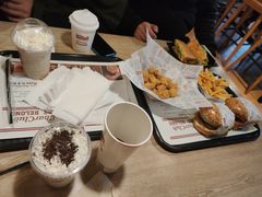 -The Habit Burger Grill 哈比特汉堡(复兴soho店)
