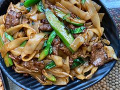 干炒牛河-潮十三潮汕砂锅粥(高新四路大都荟店)