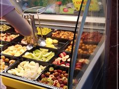 自助取餐区-老炳·七丛松甘草水果