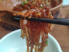 -有红鸡毛店·川菜(建设路店)