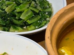 -头上红煨盐鸡·非遗院子餐厅