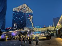 -宝龙城(杭州滨江店)
