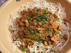 -鹤江桥·红油牛肉粉(SKP店)