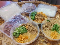 -爆炸头阿姨小四川正宗川味小吃(无任何分店)