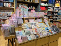 -九木杂物社(凯德大峡谷店)