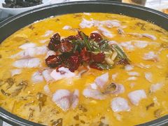 金汤酸奶酸菜鱼-黄尚皇小龙虾-螃蟹-烧烤工坊(皇后公园店)