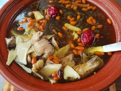 -有红鸡毛店·川菜(建设路店)