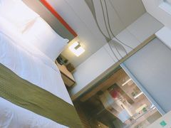 -苏州汇融广场假日酒店